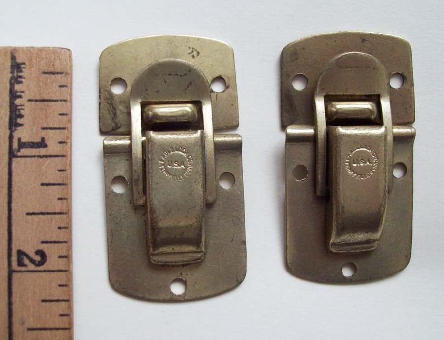 M105 - Eagle Brass Latches - Click Image to Close