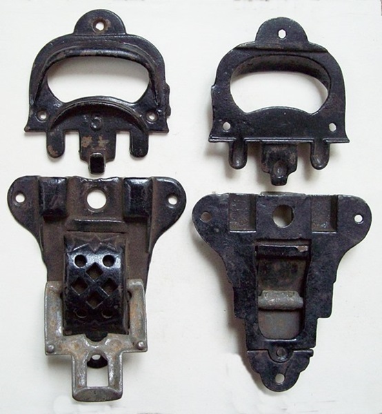 M113 - Large Iron Trunk Latches #5 - Click Image to Close
