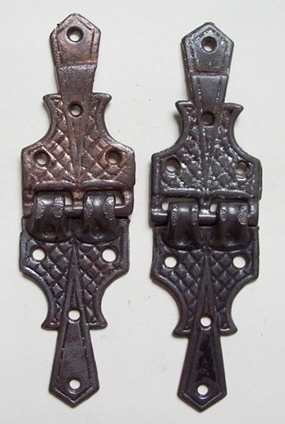 M114 - Fancy Iron Trunk Hinges - Click Image to Close