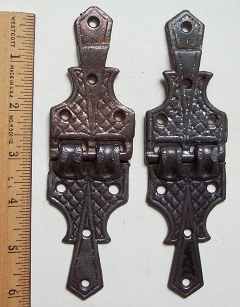 M114 - Fancy Iron Trunk Hinges - Click Image to Close