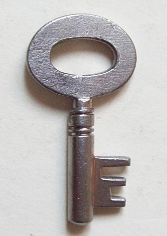 M119 - Louis Vuitton Trunk Key - Click Image to Close