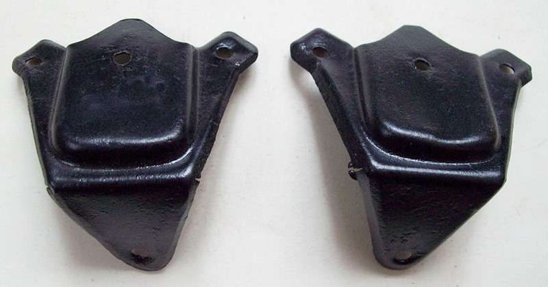 M121 - Trunk Strap Holders