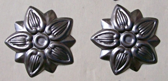 M124 - Antique Trunk Rosettes (2) - Click Image to Close