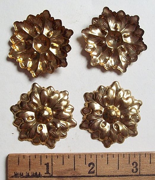 M125 - Brass Trunk Rosettes (4) - Click Image to Close