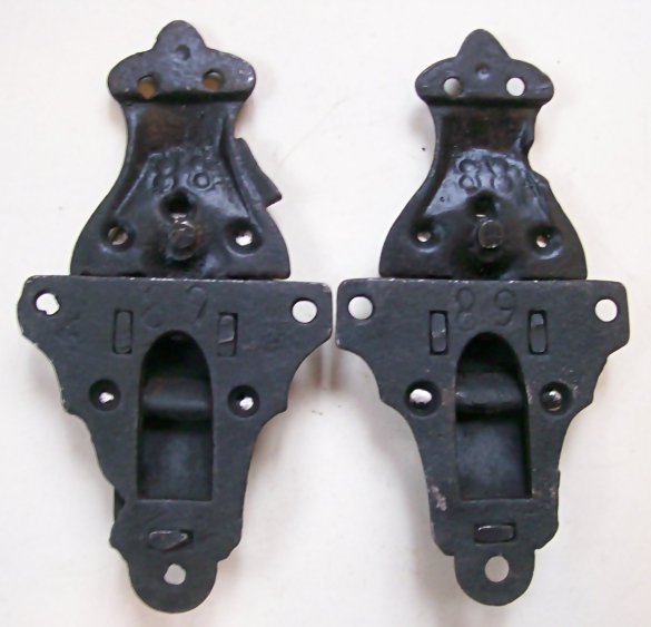 M126 - Iron Trunk Latches #2 - SOLD 09/2023