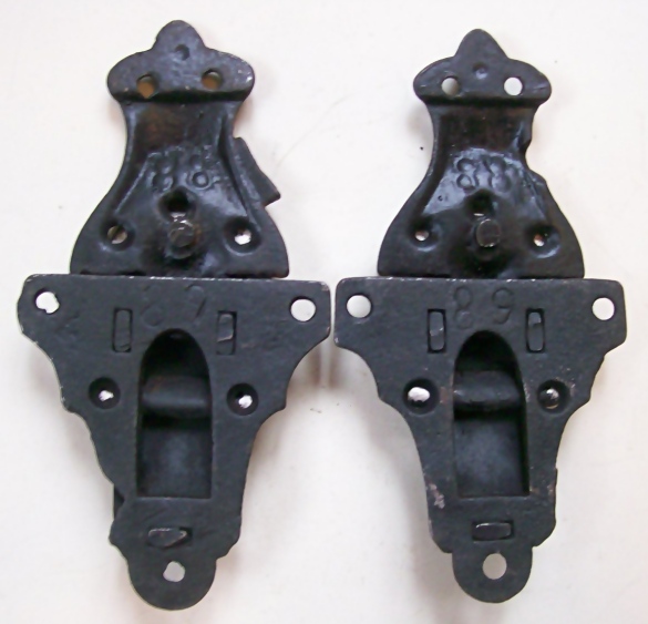 M126 - Iron Trunk Latches #2 - SOLD 09/2023 - Click Image to Close