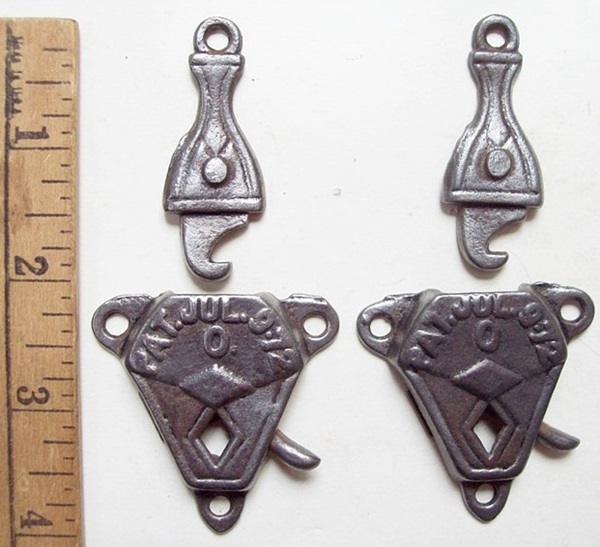 M129 - Antique Trunk Latches