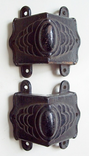 M132 - Cast Iron Trunk Slat Clamps