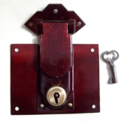 L104 - Eagle Trunk Lock, Ornate Key