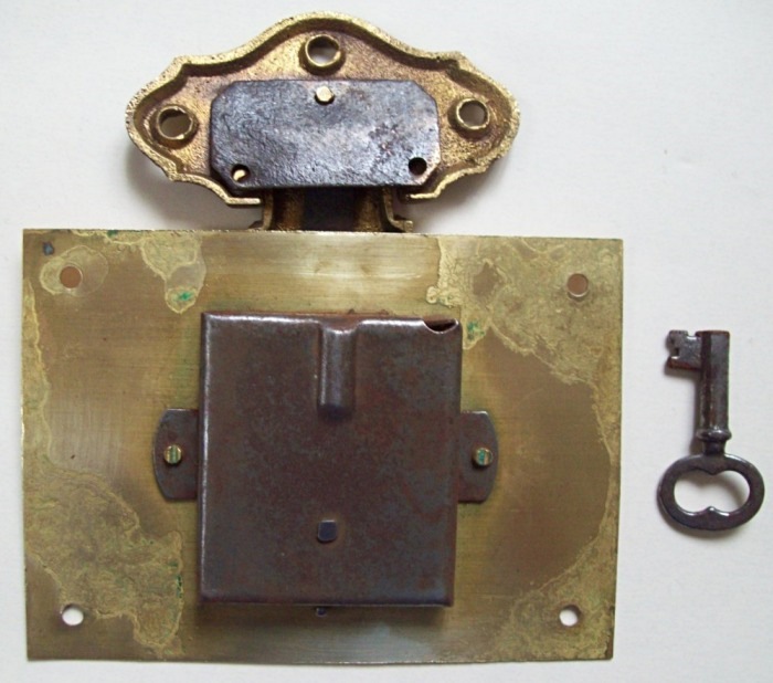 L100 - Brass Antique Trunk Lock & Key - SOLD 01/2023