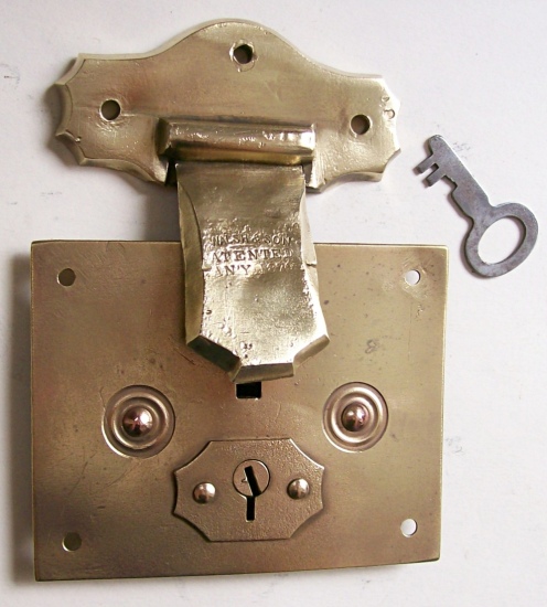 L100 - Antique Brass Walsh Trunk Lock 1870