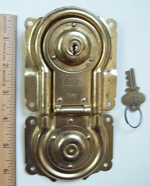 L101 - Antique Trunk Lock with Key - SOLD 01/2022