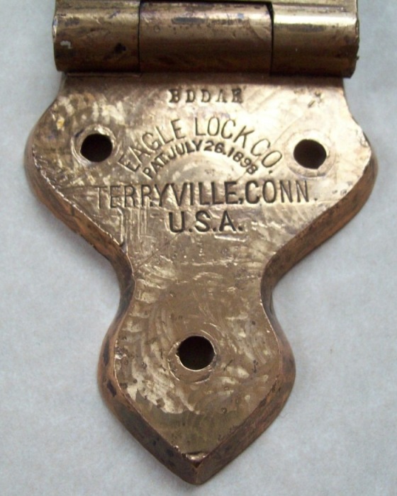 L101 - Antique Brass 1898 Eagle Lock & Key - Click Image to Close