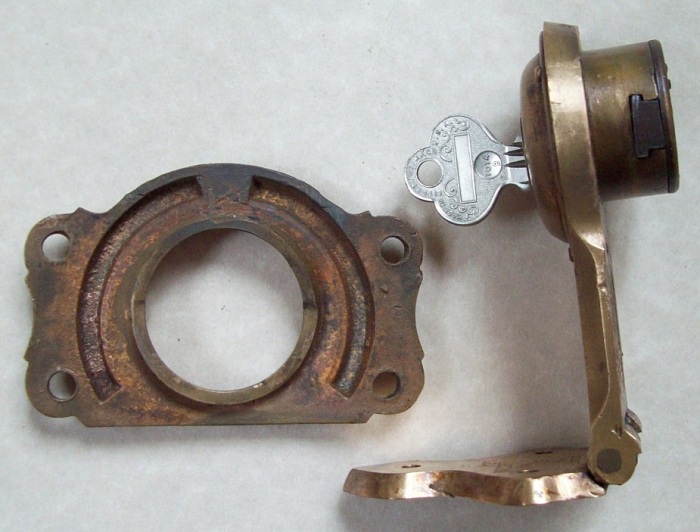 L101 - Antique Brass 1898 Eagle Lock & Key - SOLD 07/2023