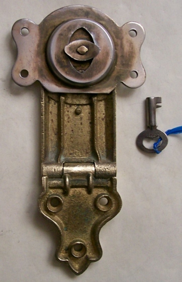 L101 - Brass Corbin Trunk Lock & Key