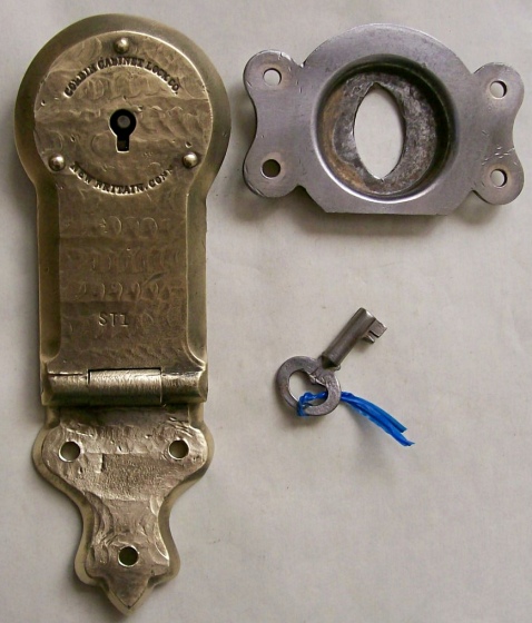 L101 - Brass Corbin Trunk Lock & Key