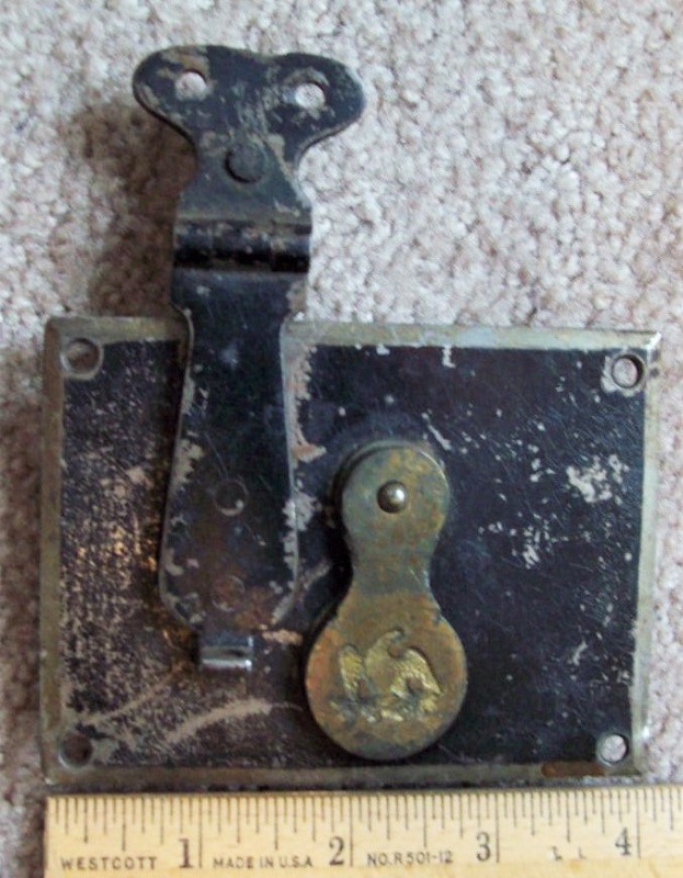 L103 - Early Iron & Brass Eagle Hasp Lock - Click Image to Close