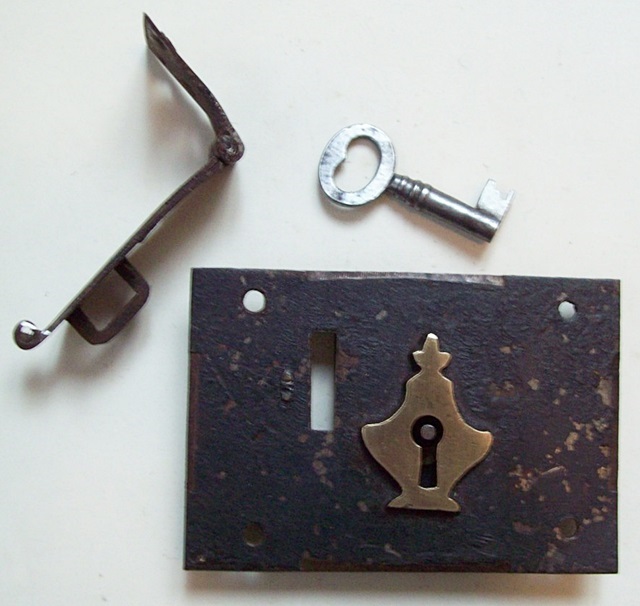 L108 - Early Antique Trunk Lock & Key - SOLD 01/2022
