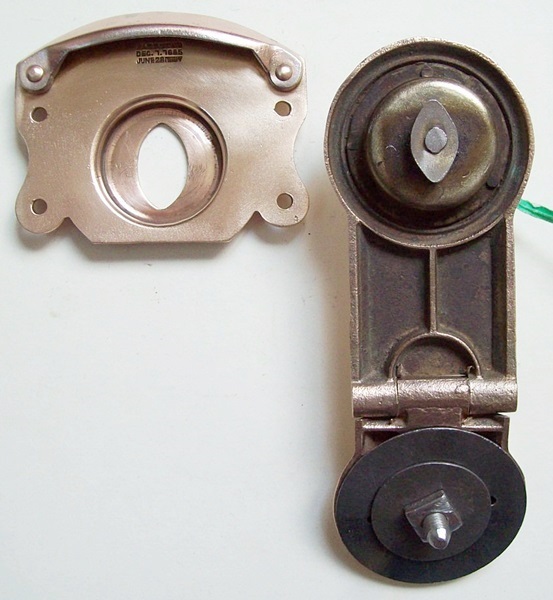 L109 - Brass Corbin Trunk Lock & Key - Click Image to Close