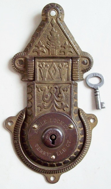 L113 - Eastlake Eagle Trunk Lock & Key - SOLD 03/2022