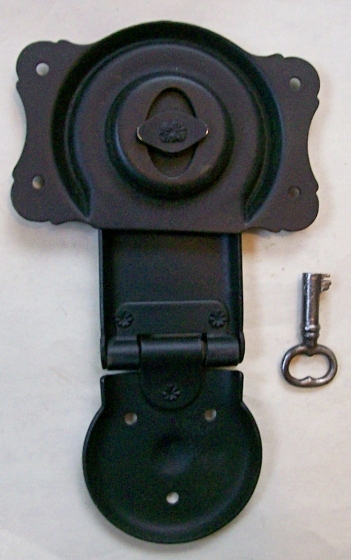L113 - Antique YALE Trunk Lock & Key, NOS