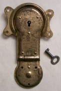 L114 - Antique Eagle Trunk Lock & Key - Click Image to Close