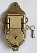 L116 - Brass Eagle Trunk Lock & Key