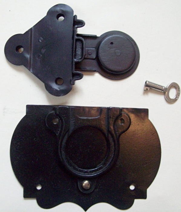 L117 - Antique 1879 Trunk Lock with Key - Click Image to Close