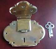 L118 - Brass French Trunk Lock & Key - Click Image to Close