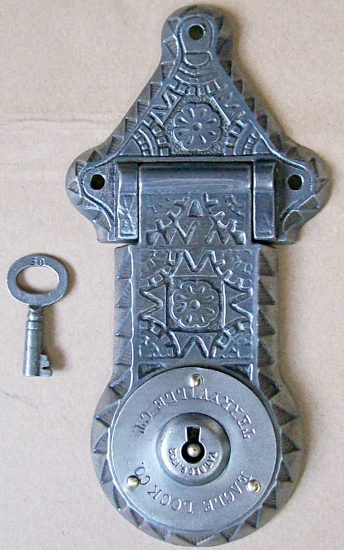 L119 - Eastlake Ornate Trunk Lock & Key