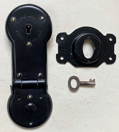 L120 - Eagle Trunk Lock & Key