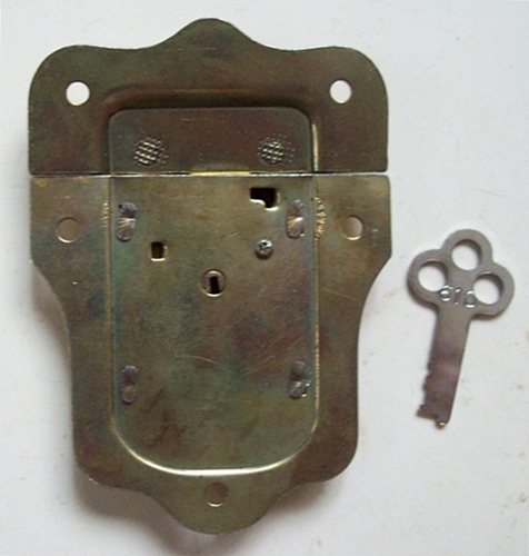 L123 - Locking Trunk Latch & Key