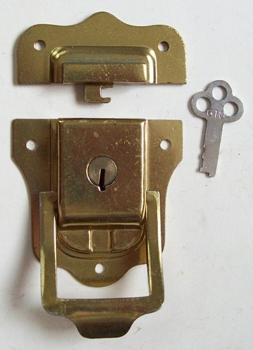 L123 - Locking Trunk Latch & Key