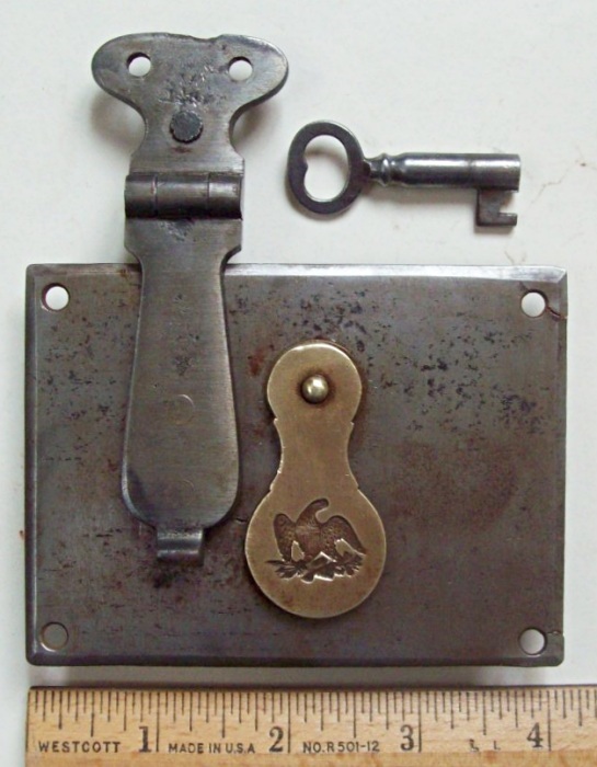 L123 - Early Eagle Trunk Lock & Key - Click Image to Close