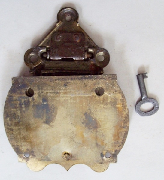 L125 - Antique Eagle Trunk Lock - SOLD 08/2022