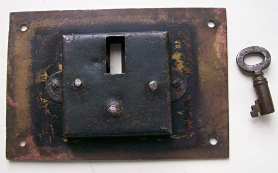 L125 - Brass Star Trunk Lock & Key - Click Image to Close