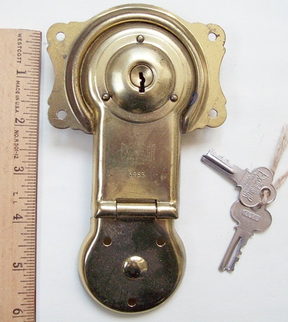 L126 - Antique Excelsior Trunk Lock & Keys