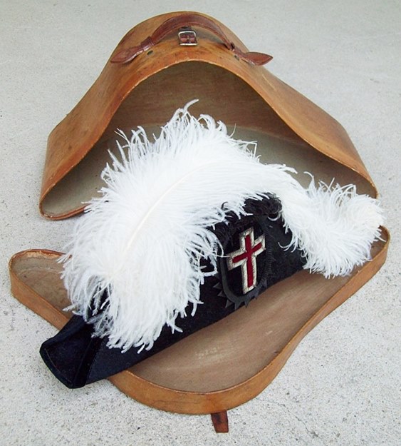 T114 - Knights Templar Hat & Case