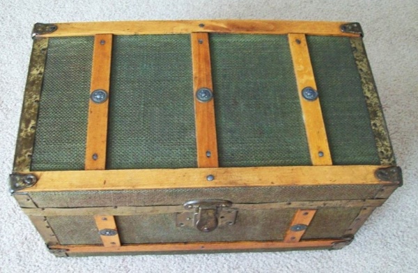 T116 - Antique Canvas Covered Doll Trunk - Click Image to Close