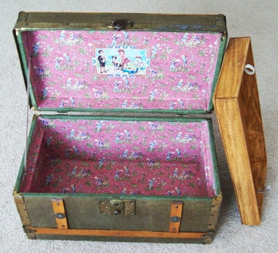 T116 - Antique Canvas Covered Doll Trunk - Click Image to Close