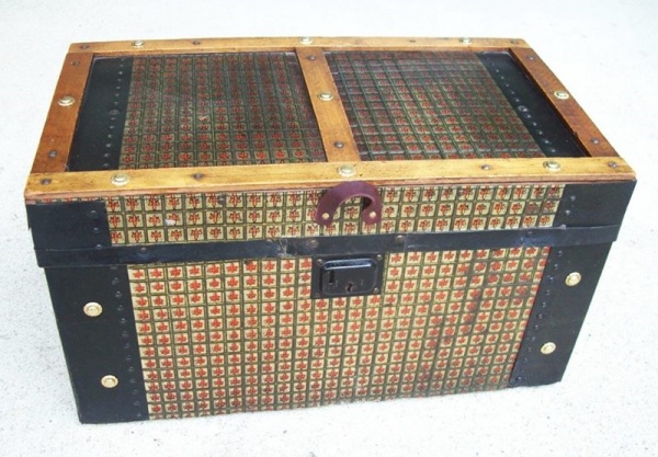 T128 - Rare Lithographed Doll Trunk - SOLD 01/2022