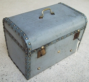 T111 - Early French Hand Trunk - Click Image to Close