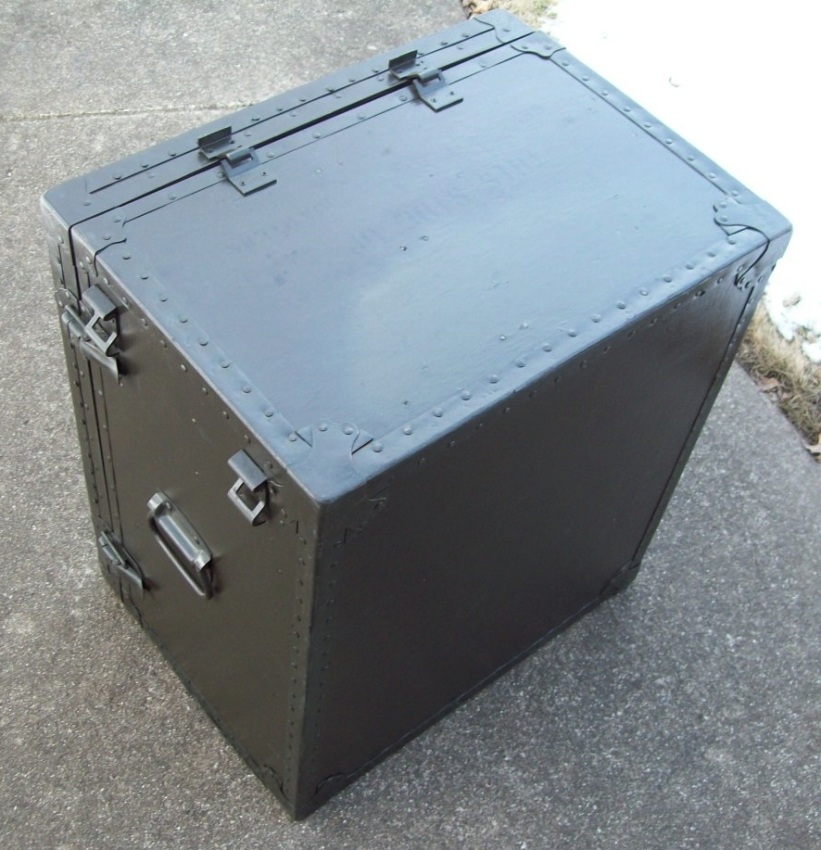 T102 - Vintage Army Field Desk Trunk - Click Image to Close