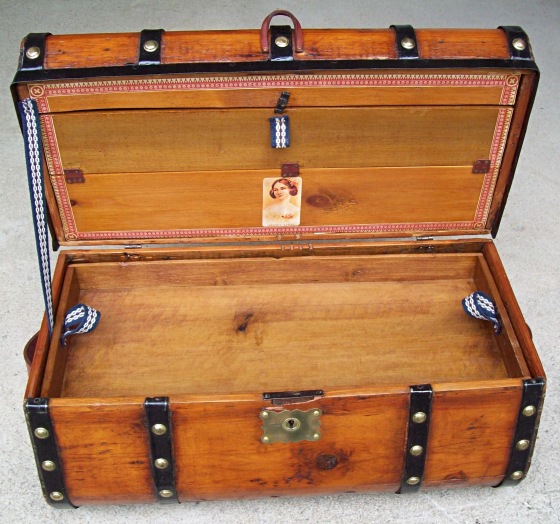 T103 - Jenny Lind Stagecoach Trunk 1860's - SOLD 06/2023