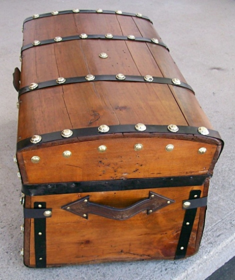 T103 - Jenny Lind, Stagecoach Trunk, Ca. 1860