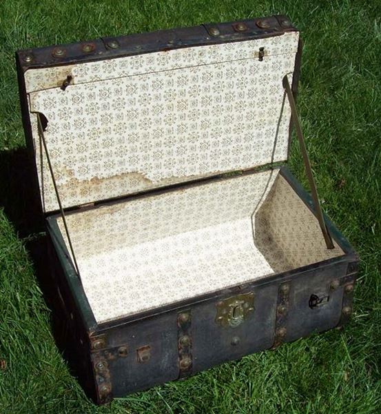 T106 - Jenny Lind, Stagecoach Trunk, Ca. 1860