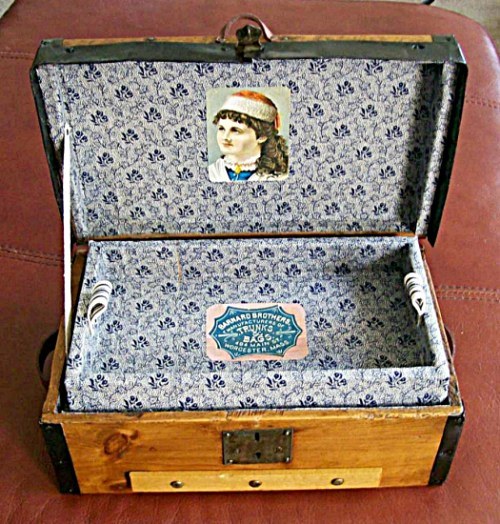 T106 - Antique Doll Trunk with Tray