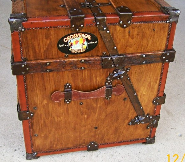 T107 - Theatrical Dresser Trunk - SOLD 01/2023