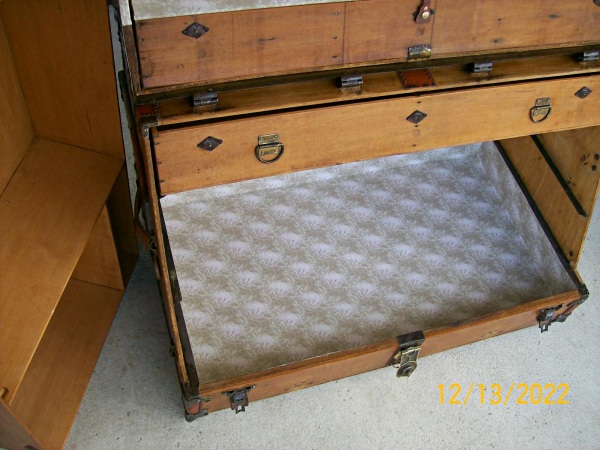 T107 - Theatrical Dresser Trunk - SOLD 01/2023