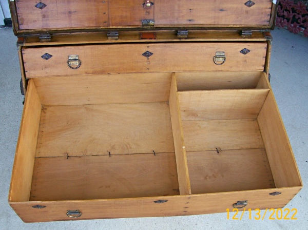 T107 - Theatrical Dresser Trunk - SOLD 01/2023